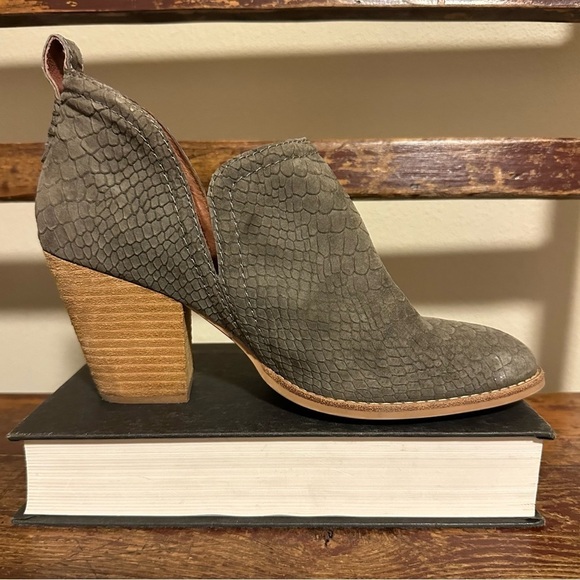 Jeffrey Campbell Rosalee Taupe Snake Embossed Leather Ankle Boots - Picture 3 of 13